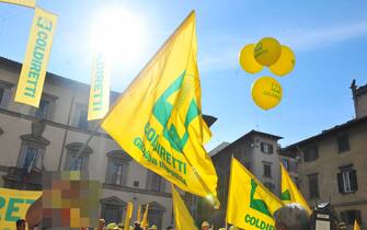 Protesta ''Selvatici crescenti, agricoltori calanti, agricoltori e allevatori, in piazza Duomo davanti alla Regione Toscana, anti ungulati e predatori (Firenze - 2016-08-02, Riccardo Sanesi) p.s. la foto e' utilizzabile nel rispetto del contesto in cui e' stata scattata, e senza intento diffamatorio del decoro delle persone rappresentate