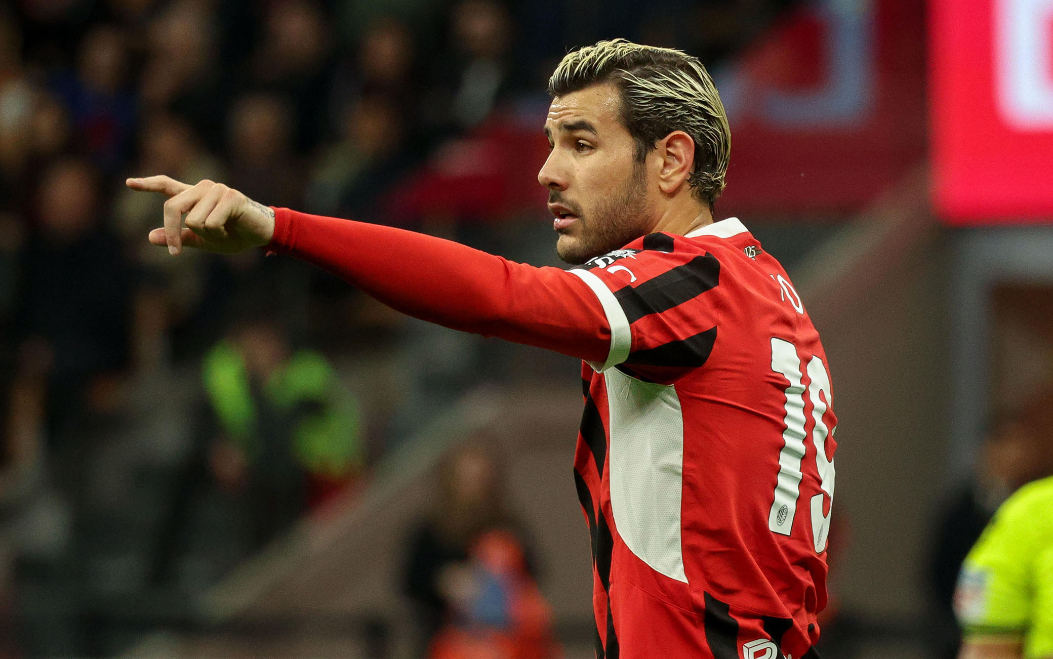 Da Theo Hernandez ad Adli: Milan, le news di calciomercato Sky Sport