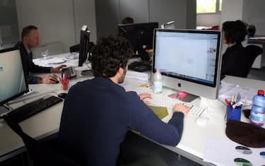 UFFICIO DI PIANO EXPO 2015 VIA LAMBRUSCHINI 36, IMPIEGATI AL COMPUTER PC OPEN SPACE (MILANO - 2010-03-17, Eugenio Grosso) p.s. la foto e' utilizzabile nel rispetto del contesto in cui e' stata scattata, e senza intento diffamatorio del decoro delle persone rappresentate