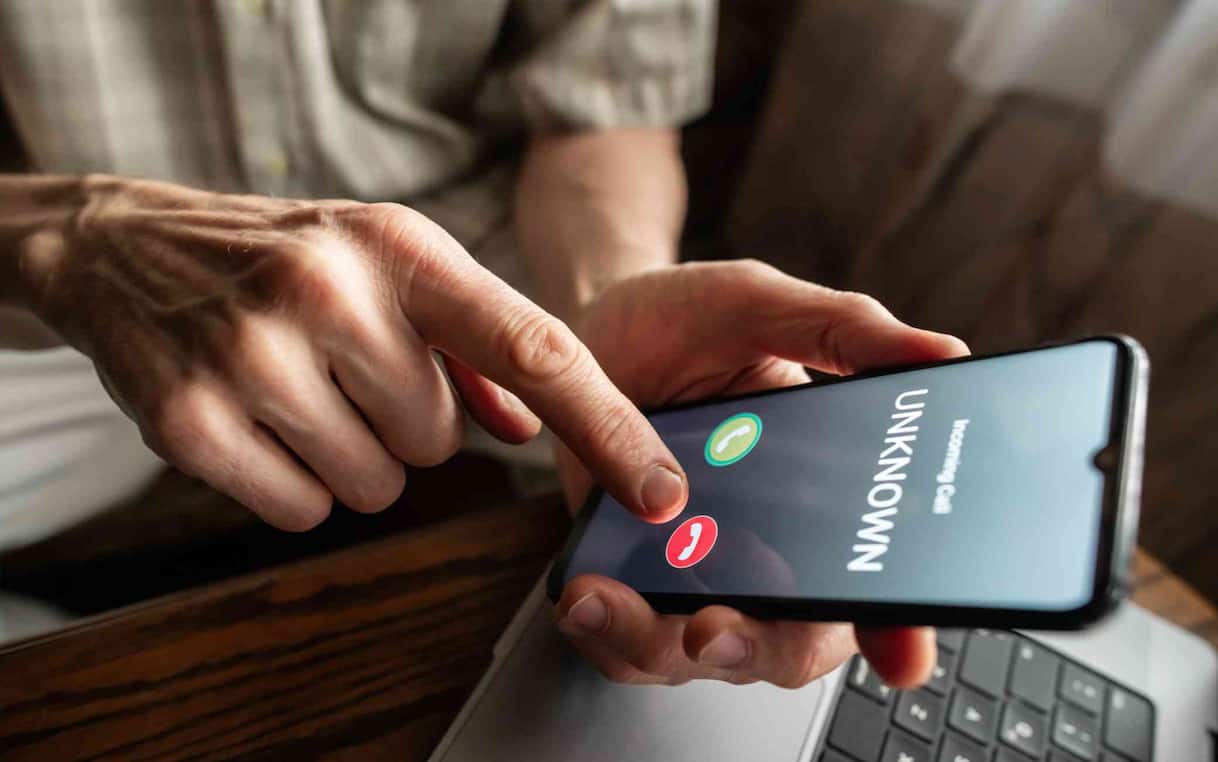 truffe telefoniche da chiamate con 49 alle finte offerte sulle bollette come difendersi