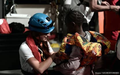 Migranti, scontro Italia-Malta su nave Aquarius. Onu: soluzione rapida