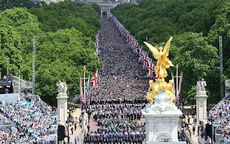 trooping colour giubileo regina elisabetta