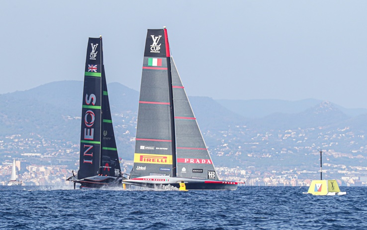 Luna Rossa-Ineos-New Zealand: allenamento insieme
