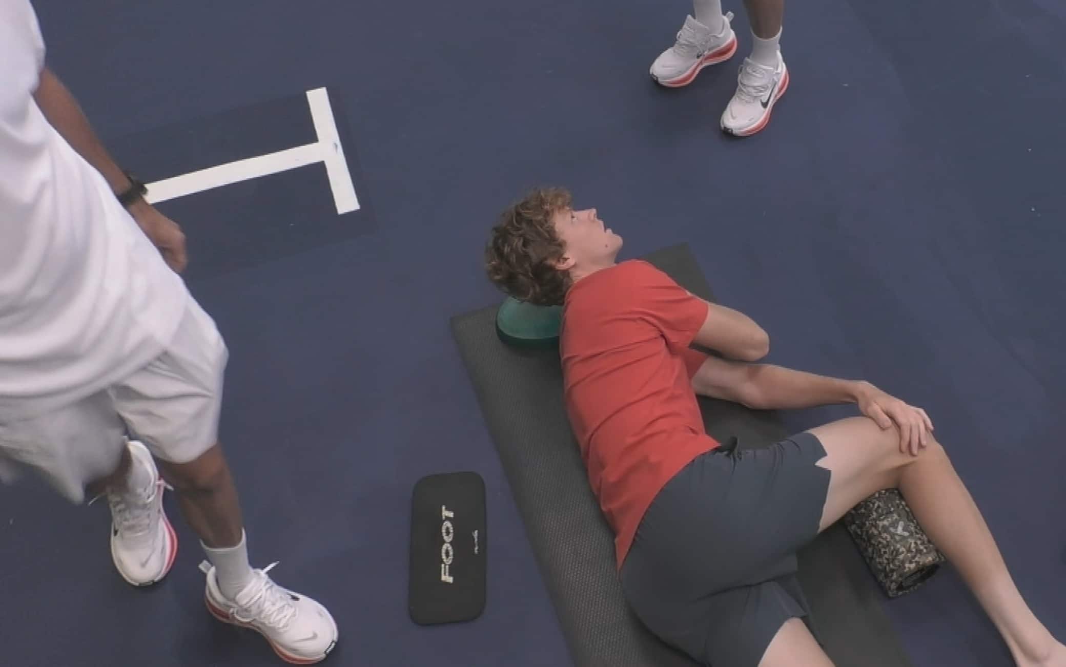 Il riscaldamento di Sinner prima della semifinale dello US Open