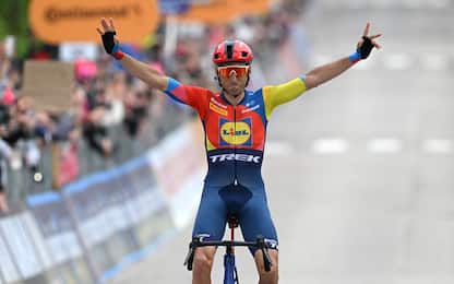 ASIAGO, ITALY - MAY 25: Carlos Verona of Spain and Team Lidl - Trek celebrates at finish line as stage winner during the 108th Giro d'Italia 2025, Stage 15 a 219km stage from Fiume Veneto to Asiago / #UCIWT / on May 25, 2025 in Asiago, Italy. (Photo by Dario Belingheri/Getty Images)