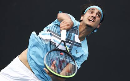 Sonego ai quarti: Simon ko. Fuori Cecchinato