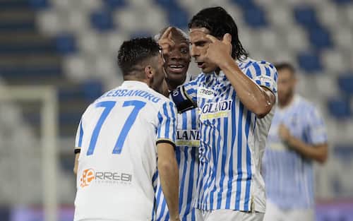 Spal's Sergio Floccari  jubilates with his teammates after scoring the goal during the Italian Serie A soccer match S.P.A.L vs AC Milan at Paolo Mazza stadium in Ferrara, Italy, 01 July 2020. ANSA / ELISABETTA BARACCHI
