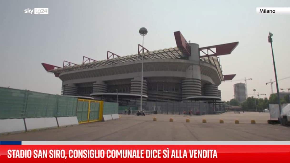 Stadio San Siro, consiglio comunale dice sì alla vendita Stadio San Siro, consiglio comunale dice sì alla vendita