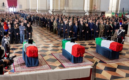 Padova - Il Presidente della Repubblica Sergio Mattarella alle esequie di Stato del Brigadiere capo Valerio Daprà, del Carabiniere scelto Davide Bernardello e del Luogotenente Marco Piffari, oggi 17 ottobre 2025.
(Foto di Paolo Giandotti - Ufficio Stampa per la Stampa e la Comunicazione della Presidenza della Repubblica)