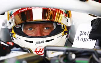BAHRAIN INTERNATIONAL CIRCUIT, BAHRAIN - FEBRUARY 21: Kevin Magnussen, Haas F1 Team during the Pre-Season Test at Bahrain International Circuit on Wednesday February 21, 2024 in Sakhir, Bahrain. (Photo by LAT Images)