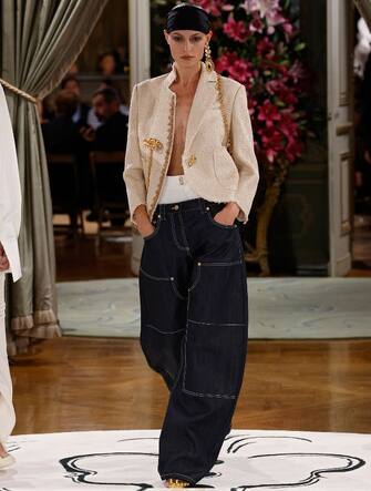 07_schiaparelli_paris_fashion_week_2023_getty - 1