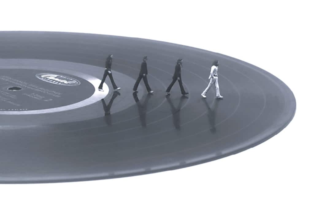 Un dettaglio della copertina di “Wave Zero. L’archivio segreto dei Beatles”