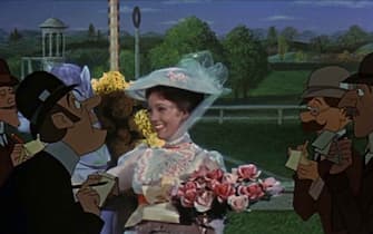 JULIE ANDREWS JULIE ANDREWS
in Mary Poppins
Filmstill - Editorial Use Only
Ref: FB
sales@capitalpictures.com
www.capitalpictures.com
Supplied by Capital Pictures