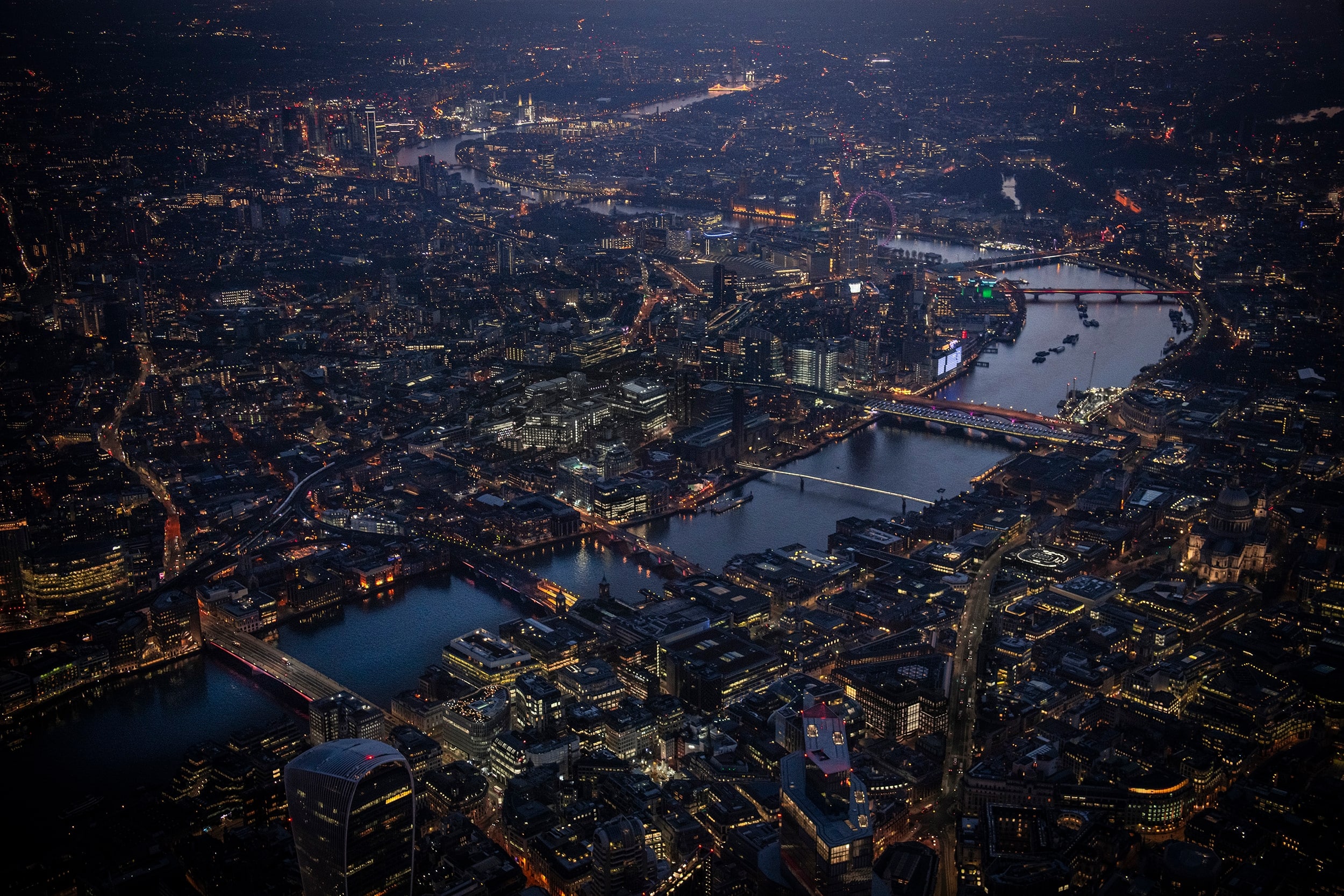 le-installazioni-artistiche-dei-ponti-di-londra-approdano-online-sky-arte