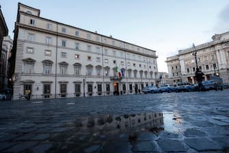 Una veduta esterna di Palazzo Chigi durante la riunione Consiglio dei Ministri, Roma, 15 Febbraio 2022. ANSA/GIUSEPPE LAMI