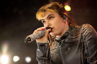 INDIO, CALIFORNIA - APRIL 14: Stella Rose Bennett aka Benee performs onstage at the 2023 Coachella Valley Music and Arts Festival on April 14, 2023 in Indio, California. (Photo by Emma McIntyre/Getty Images for Coachella)