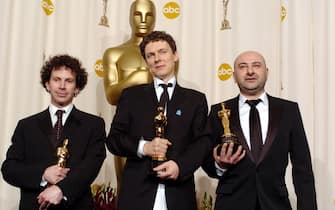 Charlie Kaufman, Michel Gondry and Pierre Bismuth, winners Best Original Screenplay for "Eternal Sunshine of the Spotless Mind" (Photo by SGranitz/WireImage)