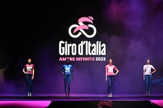 The four model with 4  jersey of Giro, during team presentation for the 2023 Giro d'Italia cycling race in Pescara, Italy, 04 May 2023. The 106rd edition of the Giro d'Italia will take place from 06 through 28 May 2023.
ANSA/LUCA ZENNARO