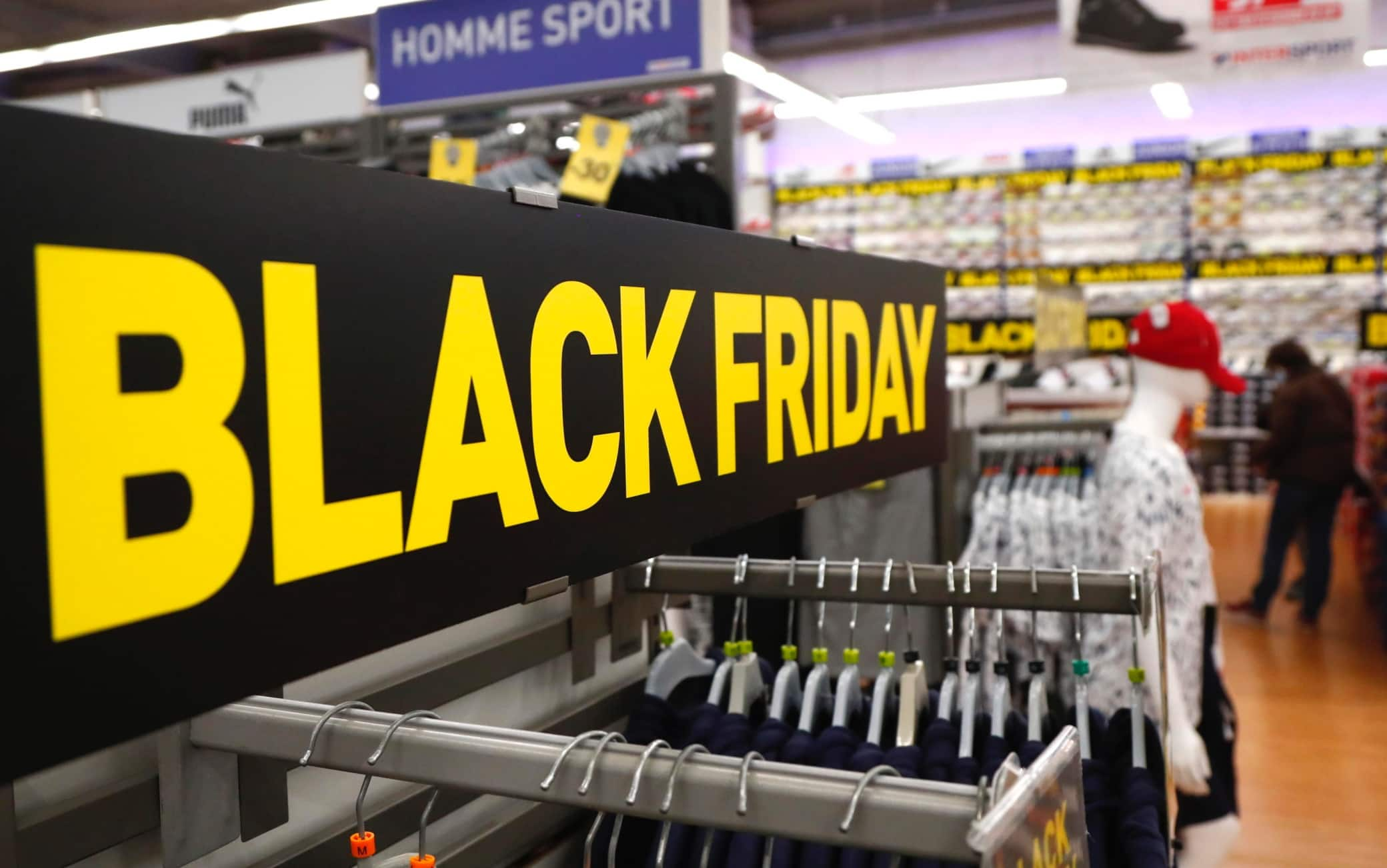 Black Friday 2023, Gli Italiani Spenderanno Online 2 Miliardi Di Euro ...