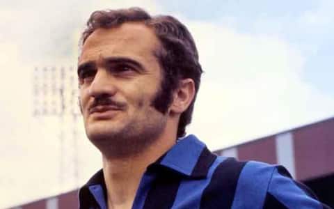 . Italiano: Mazzola con l'Inter. Licensing Mazzola, Sandro Categoria:Immagini di Sandro Mazzola . 5 April 2009 (original upload date). The original uploader was Snake90 at Italian . 79 Sandro mazzola inter (cropped)