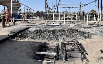 Incendio in uno stabilimento balneare a Catania