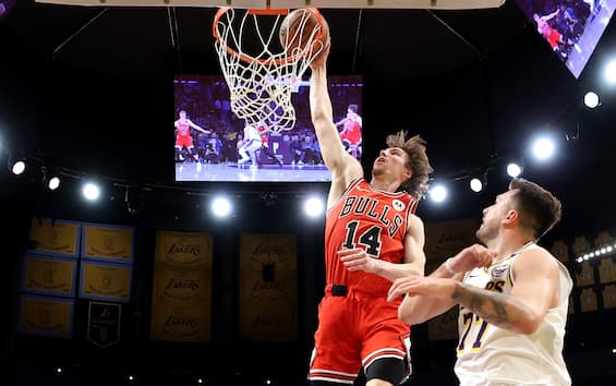 NBA Highlight: Buzelis’ Behind-the-Back Dunk Shames Doncic – Watch Now!