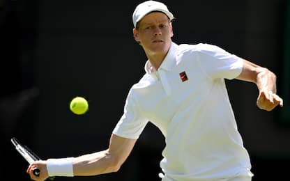 epa12208190 Jannik Sinner of Italy in action during the Men's 1st round match against Luca Nardi of Italy at the Wimbledon Championships, Wimbledon, Britain, 01 July 2025.  EPA/DANIEL HAMBURY  EDITORIAL USE ONLY