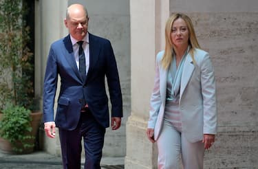 Italian Prime Minister Giorgia Meloni (R) welcomes German Chancellor Olaf Scholz at the Chigi palace in Rome, Italy, 08 June 2023.  ANSA/ETTORE FERRARI