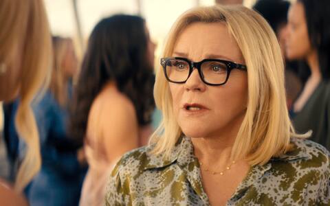 Stephanie Faracy – Lynn Williams