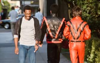 USA. Eddie Murphy in a scene from the ©Paramount Pictures movie: Beverly Hills Cop (1984).
Plot: A freewheeling Detroit cop - Axel Foley , pursuing a murder investigation finds himself dealing with the very different culture of Beverly Hills. 
Ref:  LMK110-J6744-170820
Supplied by LMKMEDIA. Editorial Only.
Landmark Media is not the copyright owner of these Film or TV stills but provides a service only for recognised Media outlets. pictures@lmkmedia.com