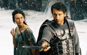 KEIRA KNIGHTLEY & CLIVE OWEN
in King Arthur
Filmstill - Editorial Use Only
www.capitalpictures.com
sales@capitalpictures.com
Supplied By Capital Pictures
