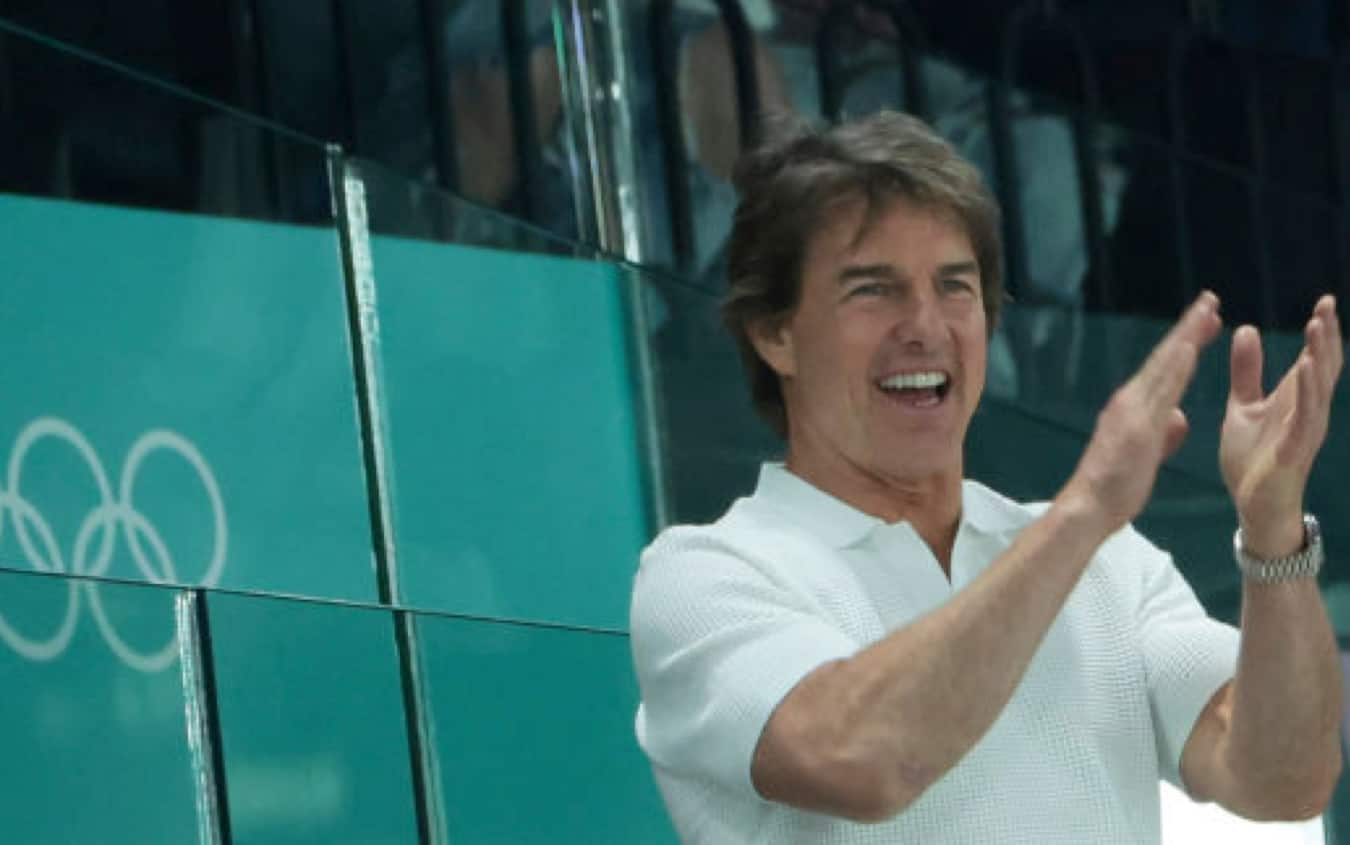 Tom Cruise si lancerà con il paracadute alla cerimonia di chiusura delle  Olimpiadi di Parigi? I Sky TG24