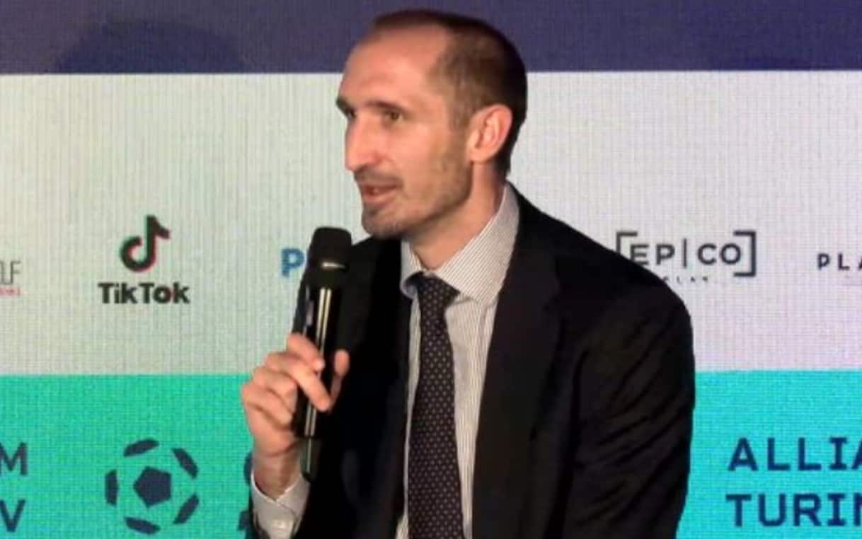 https://static.sky.it/editorialimages/79950aa1ed41c3bc0aff88020b87028fe09bae0b/skysport/it/calcio/serie-a/video/2025/11/19/chiellini-obiettivi-juventus-social-football-summit-1053098/chiellini_social_football_summit.jpg?im=Resize,width=1218
