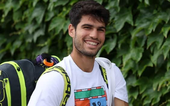 https://static.sky.it/editorialimages/79a273e8b4f2bdb3e759fdc12245c08b2a939f47/skysport/it/tennis/video/2025/06/25/wimbledon-alcaraz-sabalenka-video/alcaraz_wimbledon_instagram.jpg?im=Resize,width=565