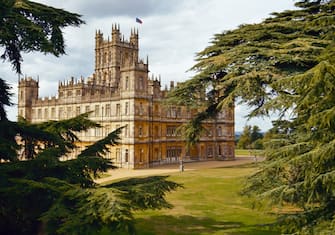 UK. A scene from the (C)Focus Features new film : Downton Abbey: A New Era (2022) . 
Plot: Follow-up to the 2019 feature film in which the Crawley family and Downton staff received a royal visit from the King and Queen of Great Britain.
Ref:   LMK110-J7910 -220222
Supplied by LMKMEDIA. Editorial Only.
Landmark Media is not the copyright owner of these Film or TV stills but provides a service only for recognised Media outlets. pictures@lmkmedia.com