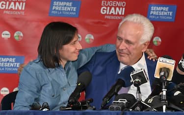 Da (S-D)  Elly Shlein Segretaria Nazionale del Partito Democratico.  E Eugenio Giani durante la conferenza stampa per la vittoria alle elezioni regionali in Toscana del Presidente Uscente della Regione Toscana Eugenio Giani nella sede del Partito Democratico a Firenze in Via Forlanini  
Firenze 13  Ottobre 2025   ANSA/CLAUDIO GIOVANNINI
