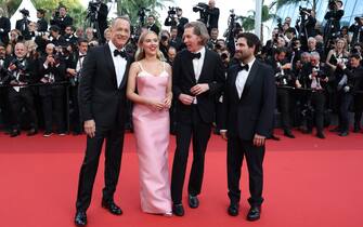 CANNES, FRANCE - MAY 23: (L-R) Tom Hanks, Scarlett Johansson, Wes Anderson and Jason Schwartzman attend the "Asteroid City" red carpet during the 76th annual Cannes film festival at Palais des Festivals on May 23, 2023 in Cannes, France. (Photo by Vittorio Zunino Celotto/Getty Images)