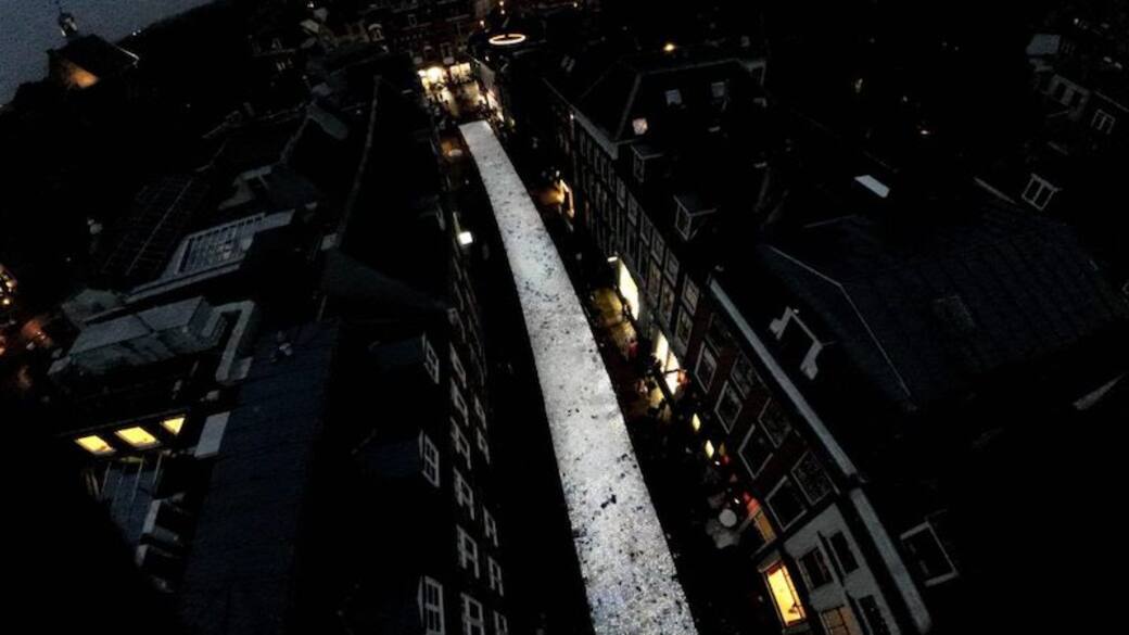 Luzinterruptus_Literature_vs_Traffic_Utrecht_2022._P_hoto_Bram_van_Toor.jpg