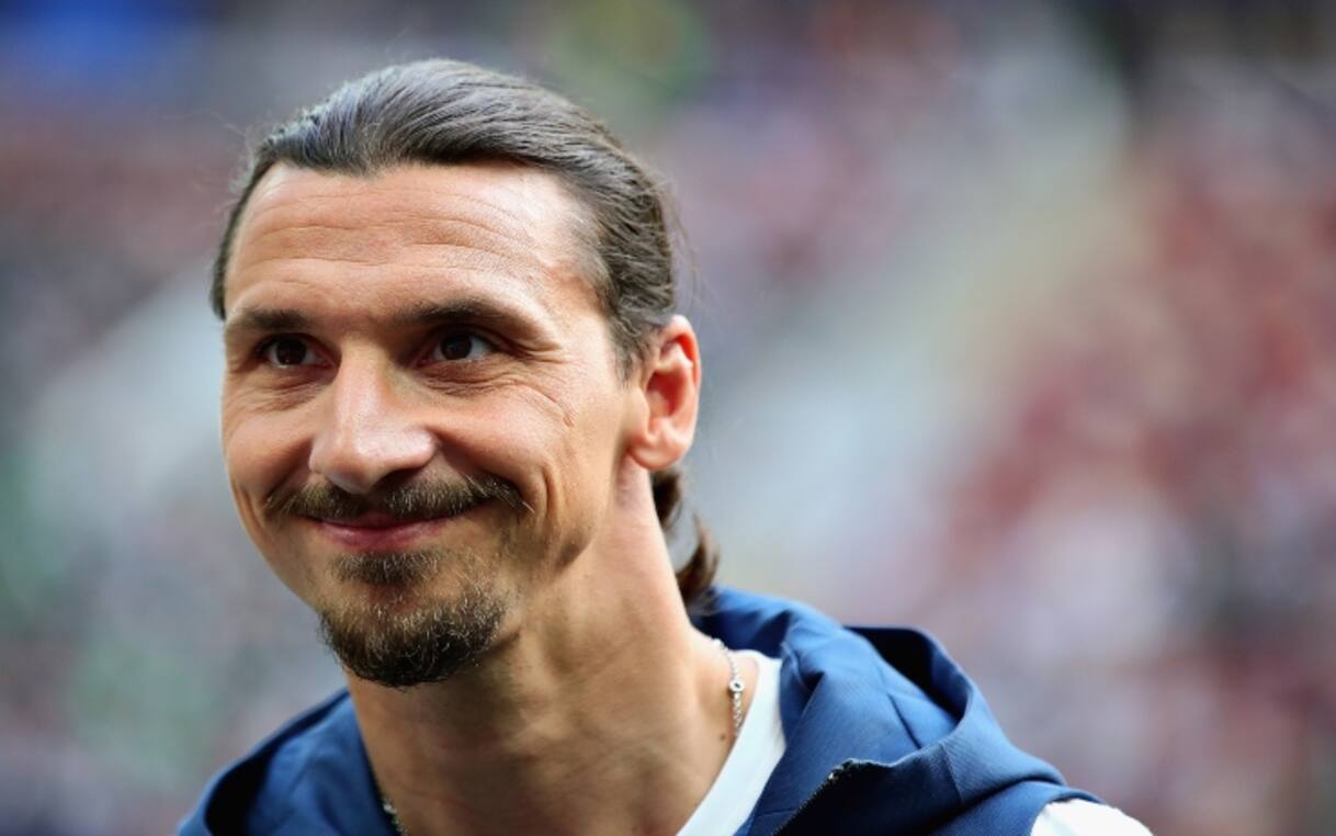 Ibrahimovic ha firmato il rinnovo con il Milan: e sui social conferma ...