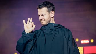 MILAN, ITALY - JUNE 11: Alessandro Cattelan presents Party Like A Deejay 2024 at Arco Della Pace on June 08, 2024 in Milan, Italy. (Photo by Sergione Infuso/Corbis via Getty Images)