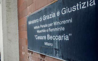 Violenze al Beccaria, agenti arrestati: "Abbandonati senza formazione"