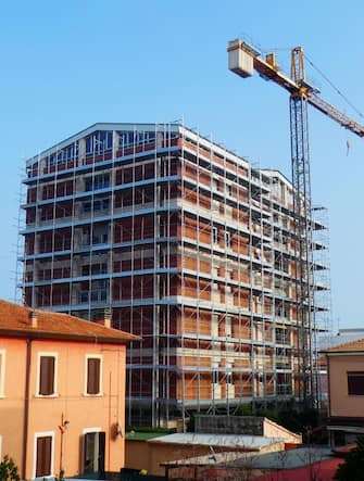 Lavori di ristrutturazione di un condominio con il superbonus al 110% e ecobonus (MILANO - 2021-11-12, Vito Panico) p.s. la foto e' utilizzabile nel rispetto del contesto in cui e' stata scattata, e senza intento diffamatorio del decoro delle persone rappresentate