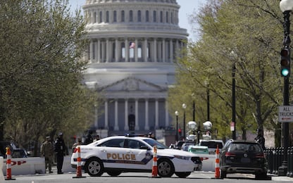 Capitol Hill, auto su poliziotti e spari. Morti agente e aggressore