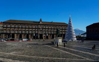 Torna il sole a Napoli ma fa freddo