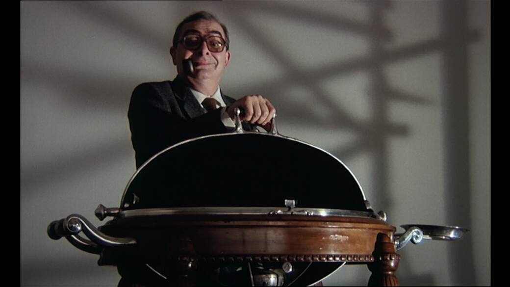 5._(c)_MK2_-_Chabrol_-_Poulet_au_vinaigre.jpg
