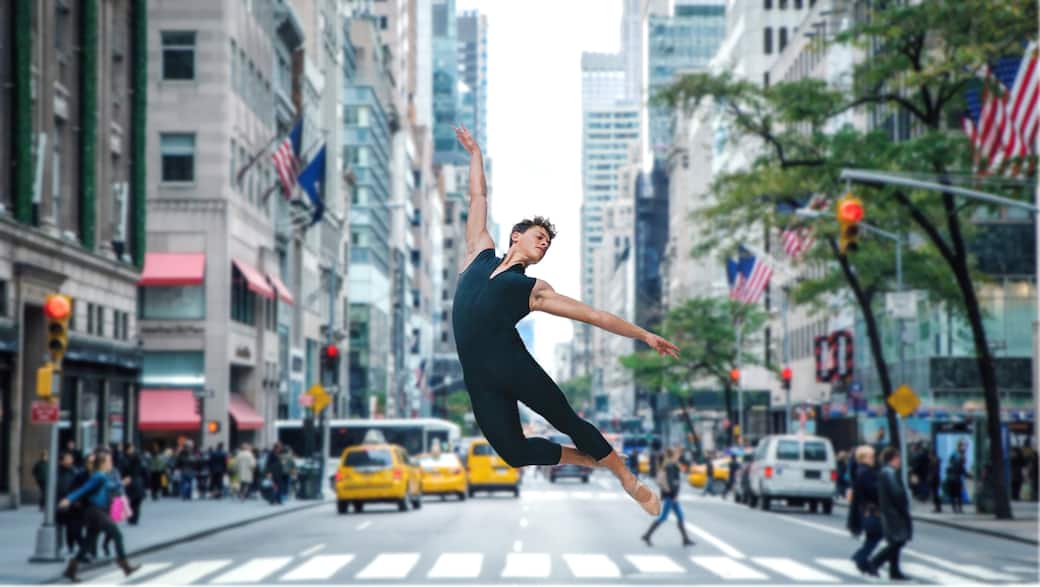 CUBAN_DANCER_di_Roberto_Salinas_1.jpg