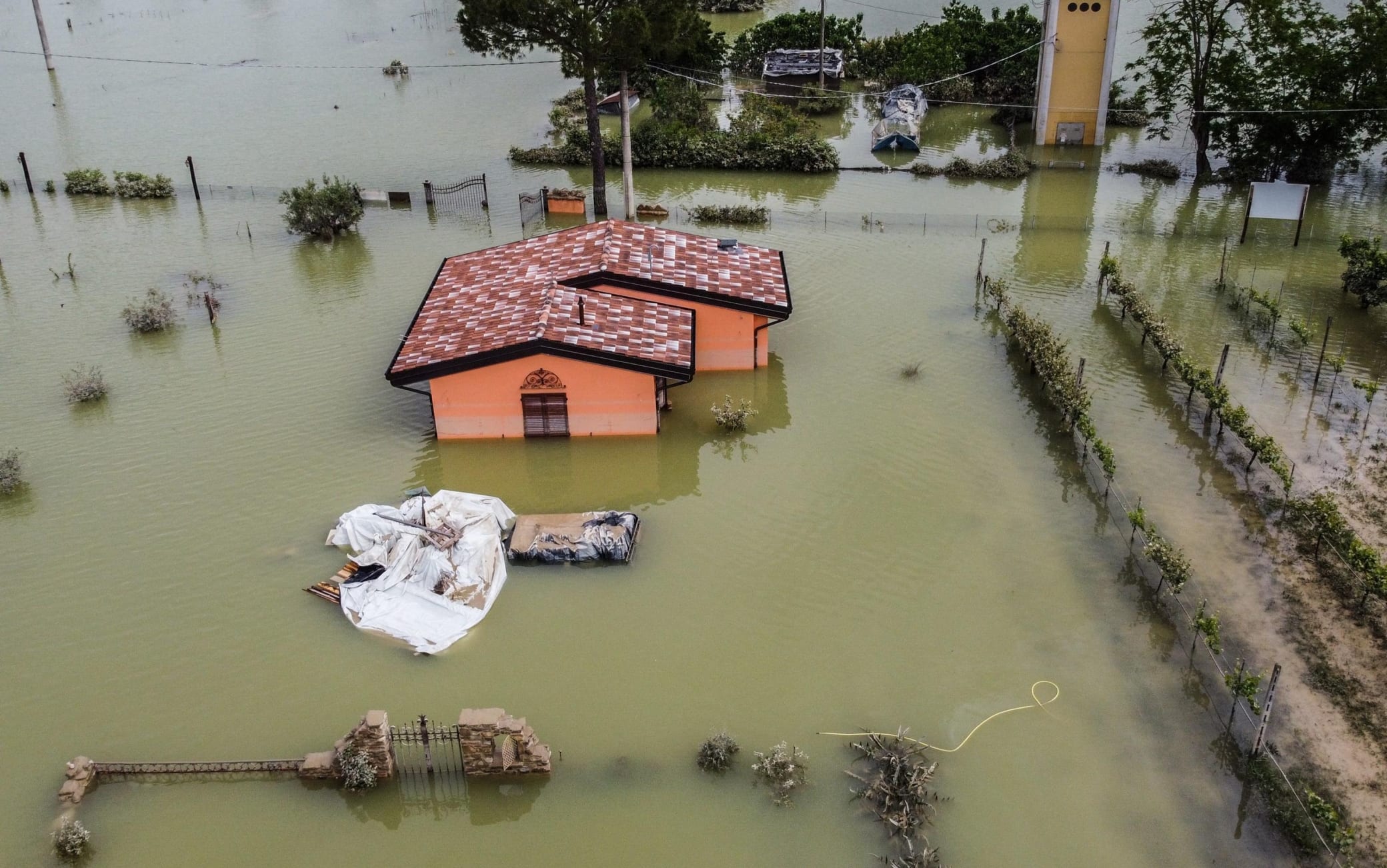 Alluvione Emilia Romagna, ancora vittime. Prosegue l'allerta rossa