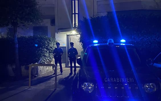 Uomo ucciso in casa a Melito di Napoli: in questura il figlio 21enne della compagna