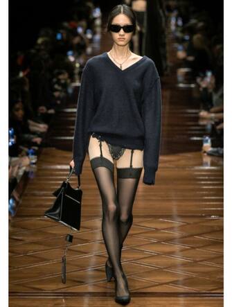 08_balenciaga-sfilata-paris-fashion-week-getty - 1