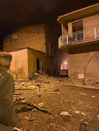 I detriti e le macerie dopo l'esplosione di una palazzina a Ravanusa